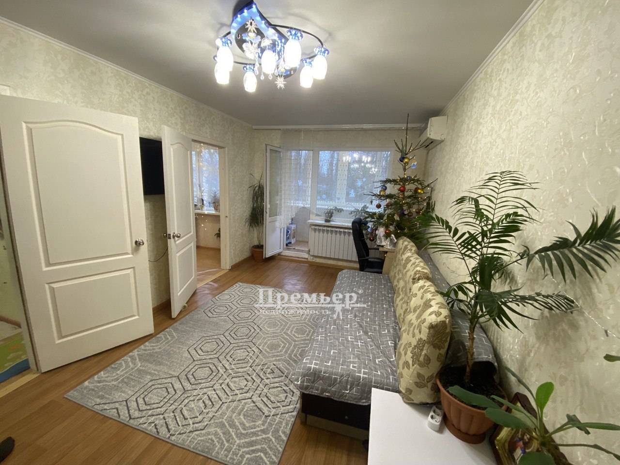 Продажа 3-комнатной квартиры 48 м², Варненская ул.