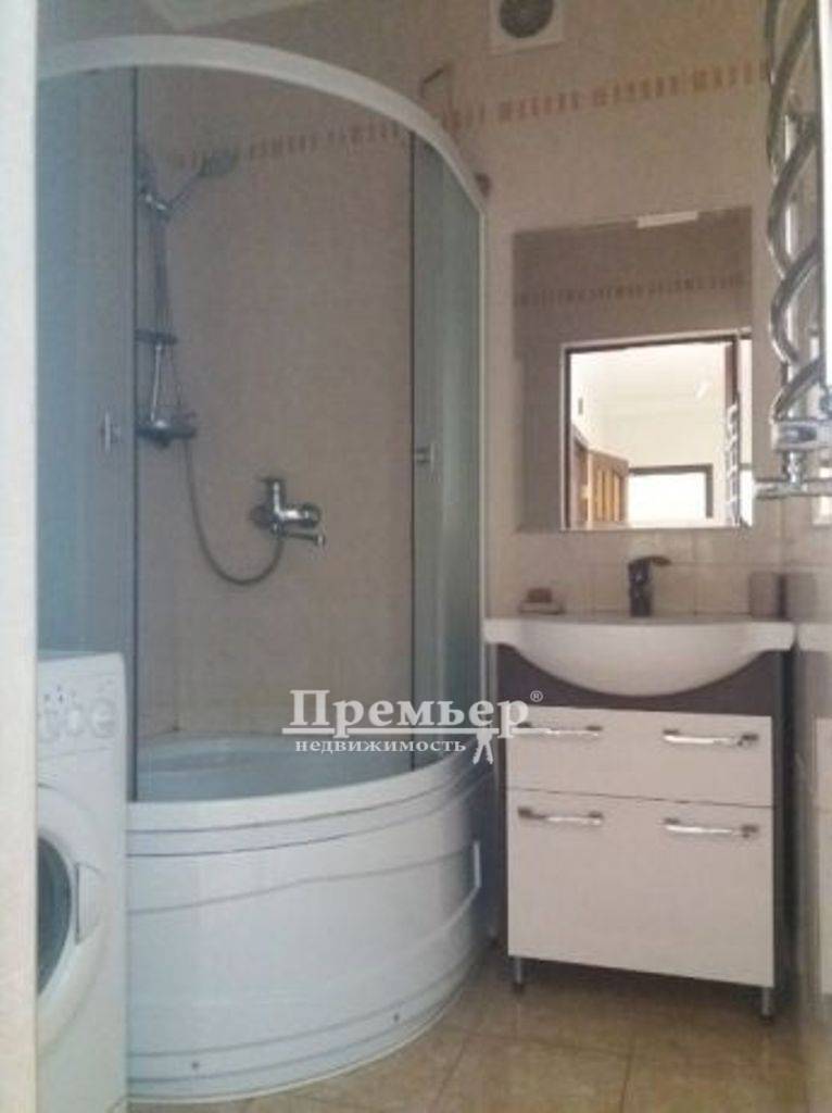 Продаж 2-кімнатної квартири 70 м², Академіка Сахарова вул.