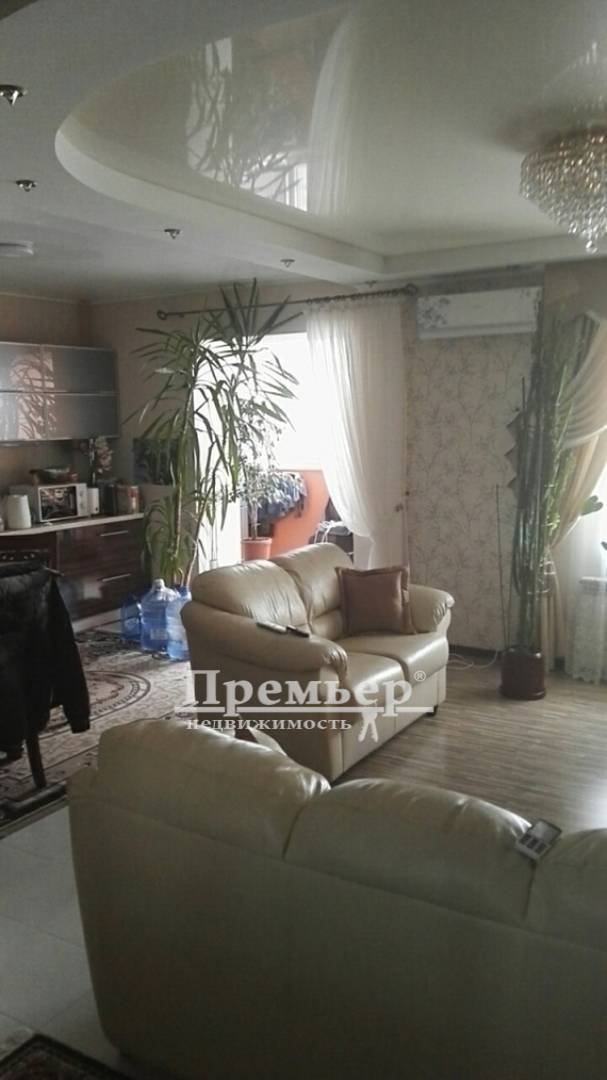 Продаж 2-кімнатної квартири 75 м², Академіка Сахарова вул.