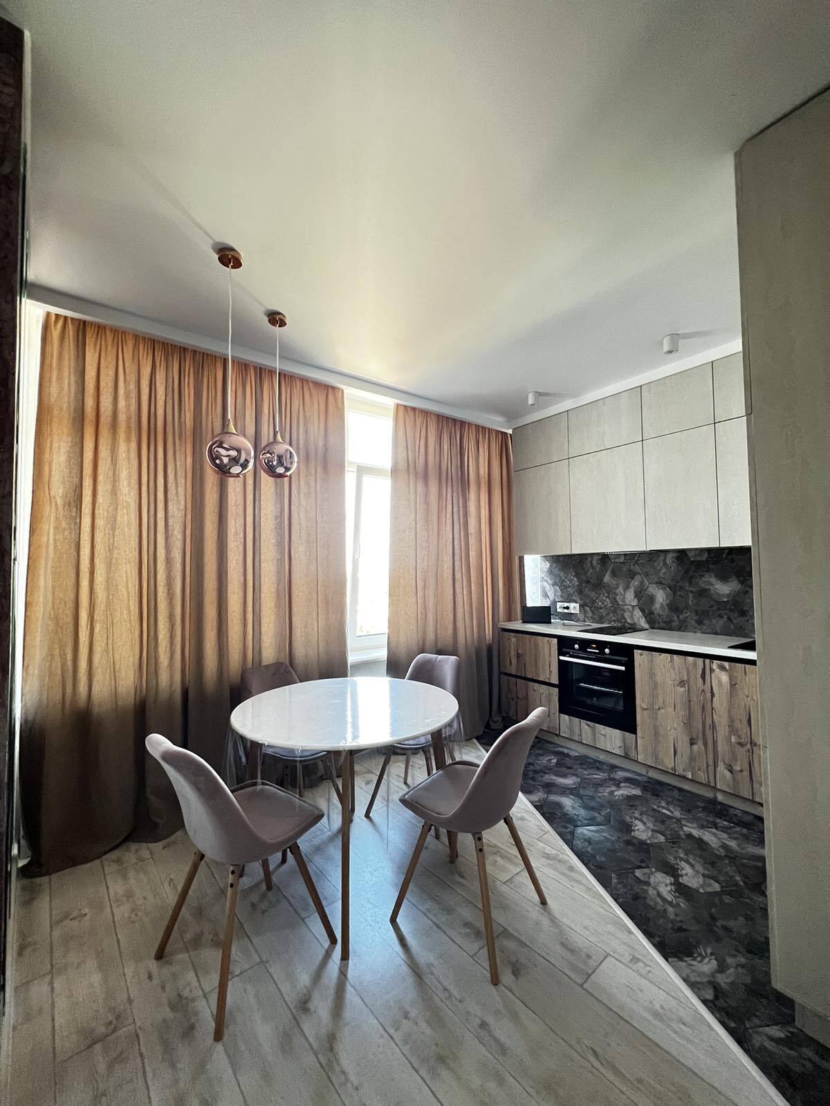 Продажа 1-комнатной квартиры 42 м², Каманина ул., 16А/4