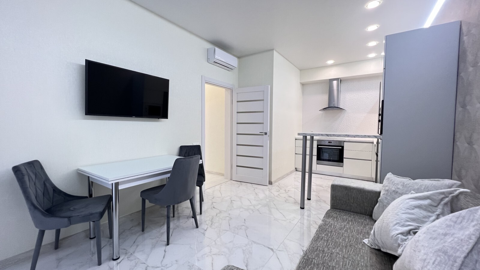 Продаж 2-кімнатної квартири 68 м², Толбухина вул., 135/3