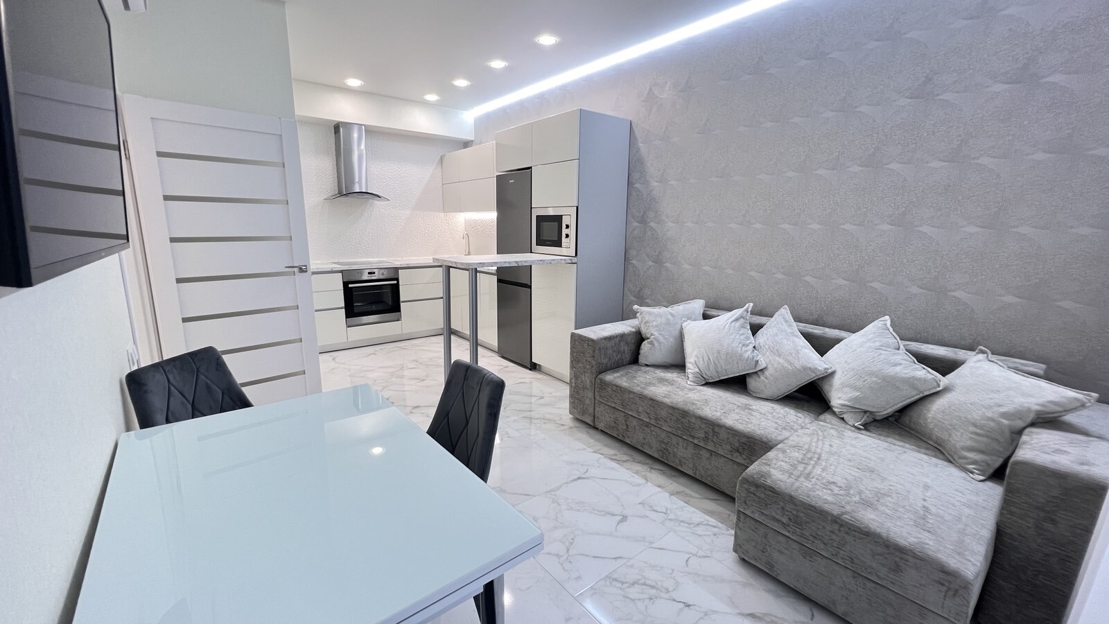 Продажа 2-комнатной квартиры 68 м², Толбухина ул., 135/3