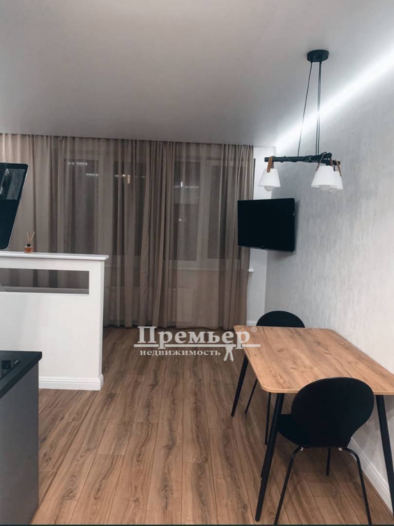 Продаж 1-кімнатної квартири 27 м², Варненська вул.