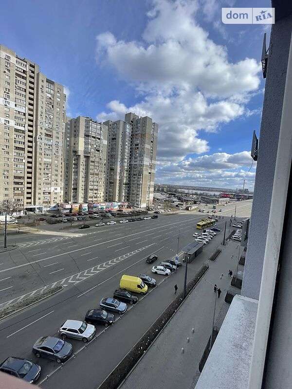 Продажа 2-комнатной квартиры 71 м², Ревуцкого ул.