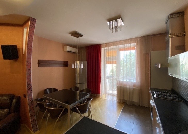 Продаж 3-кімнатної квартири 127 м², Педагогічна вул.