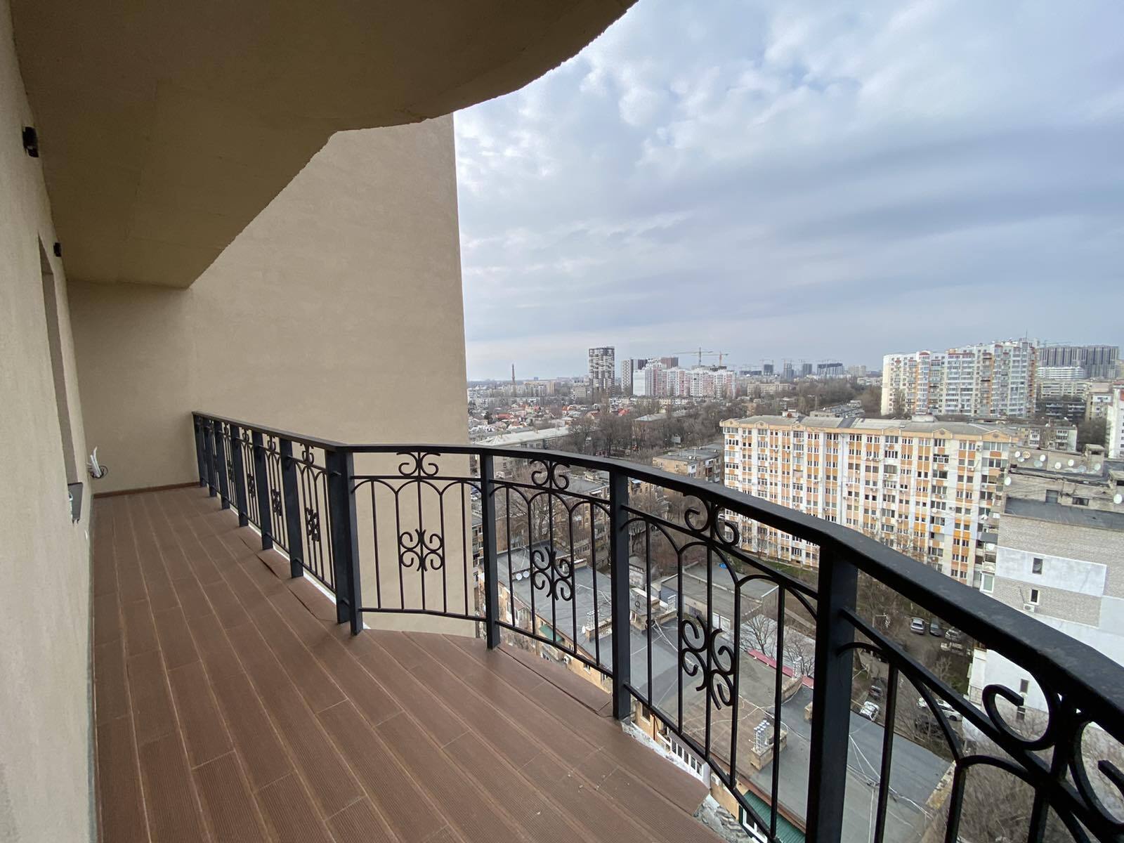 Продажа 3-комнатной квартиры 107 м², Клубничный пер., 24