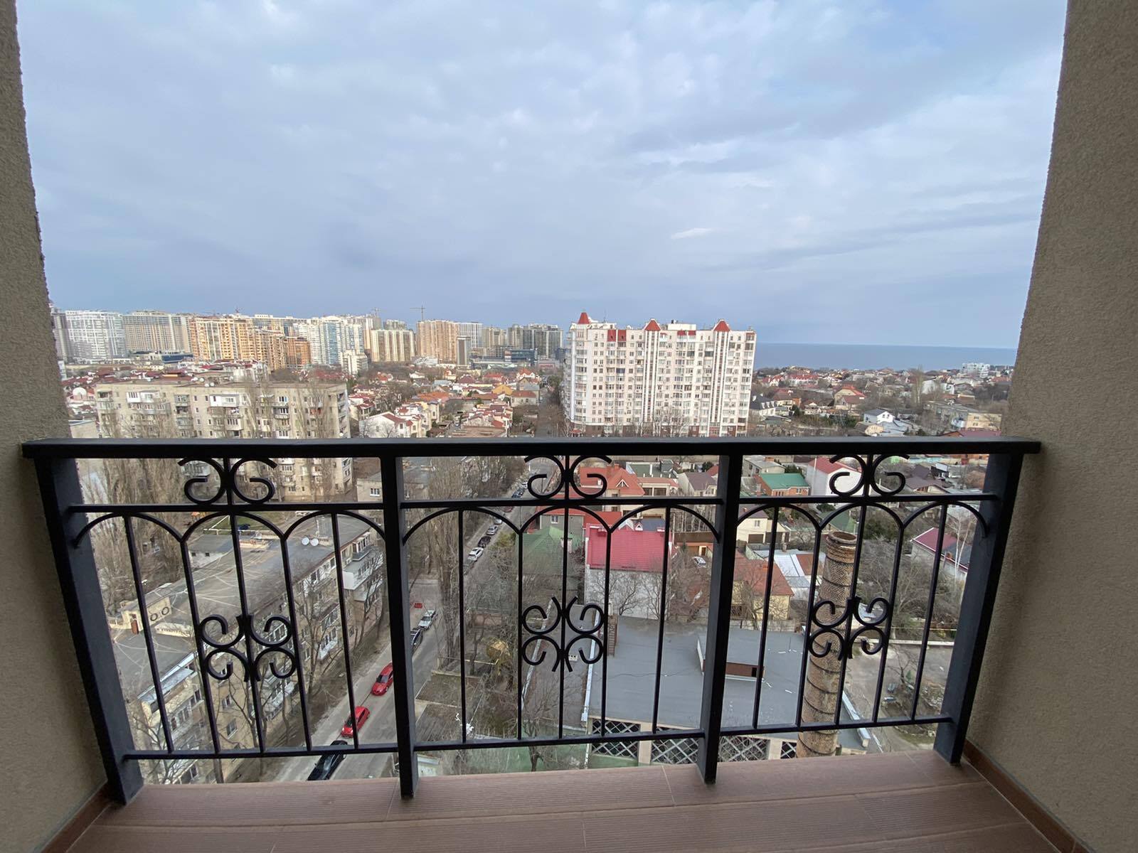 Продажа 3-комнатной квартиры 107 м², Клубничный пер., 24