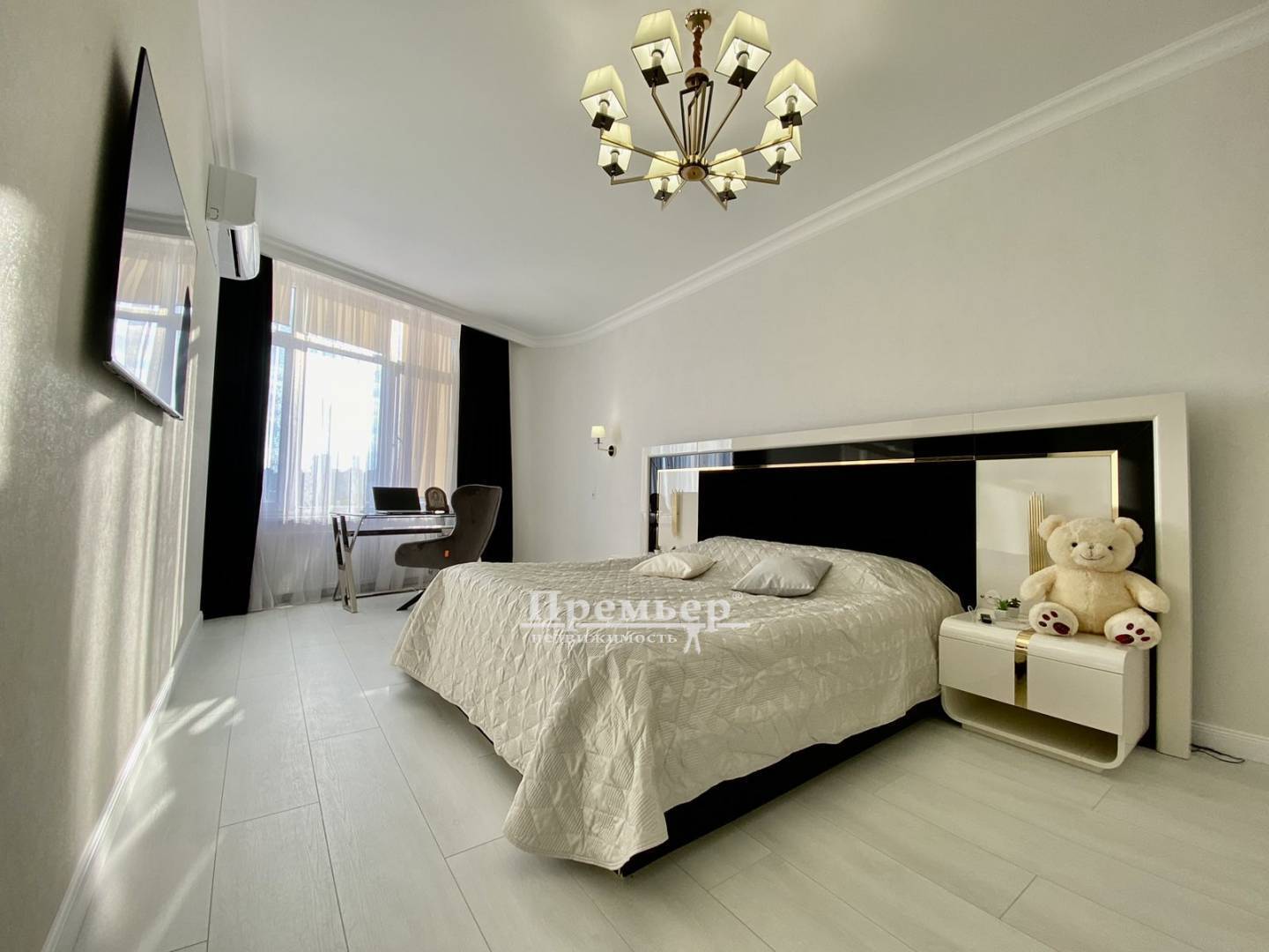 Продажа 3-комнатной квартиры 150 м², Академика Сахарова ул.