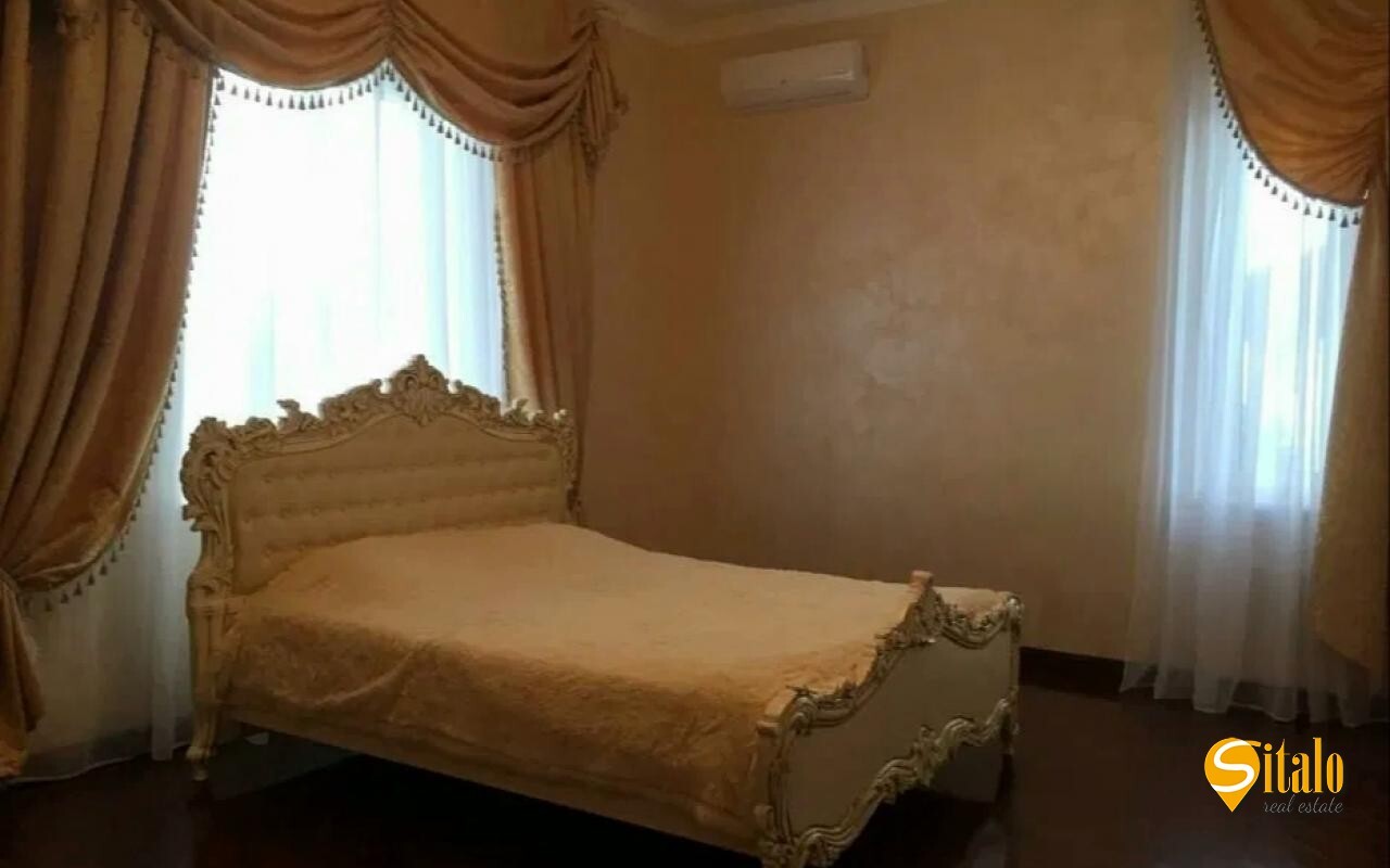 Продаж будинку 630 м²