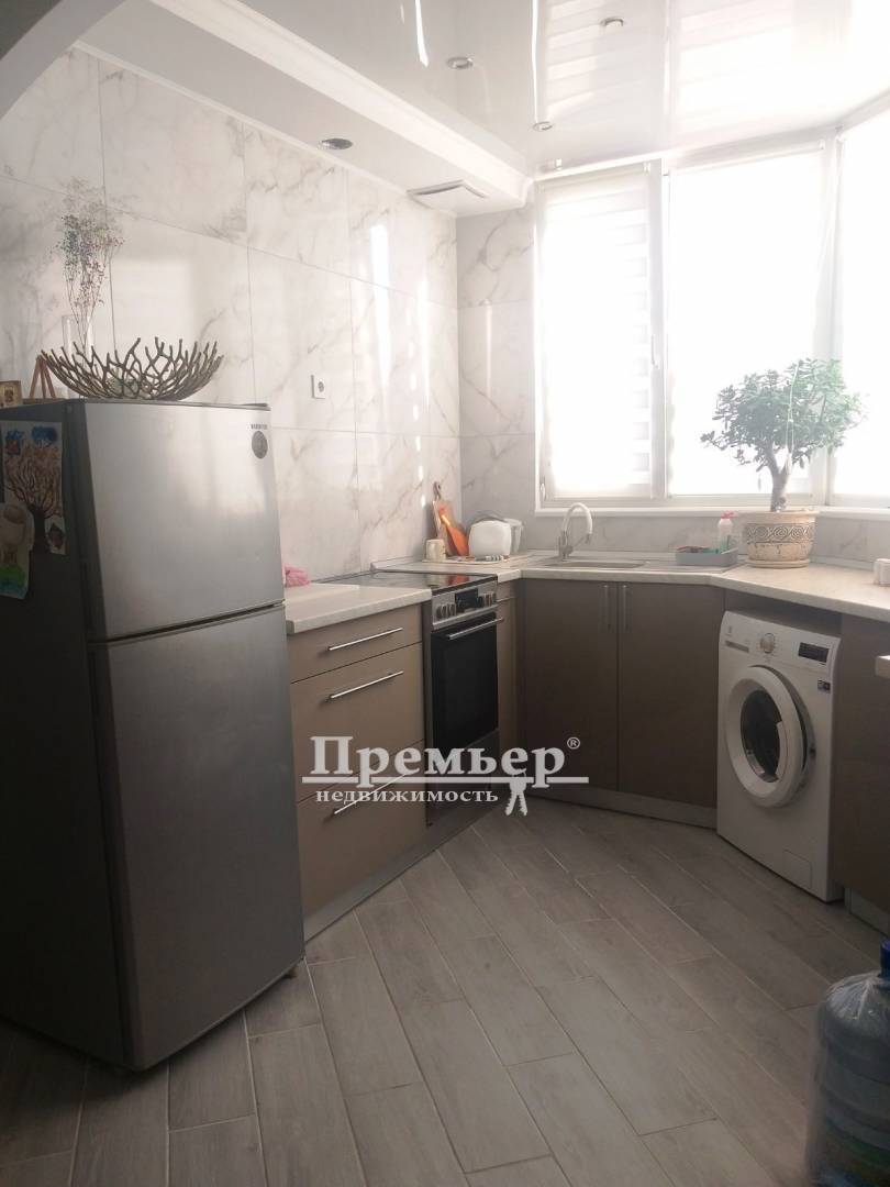 Продажа 3-комнатной квартиры 52 м², Жаботинского ул.