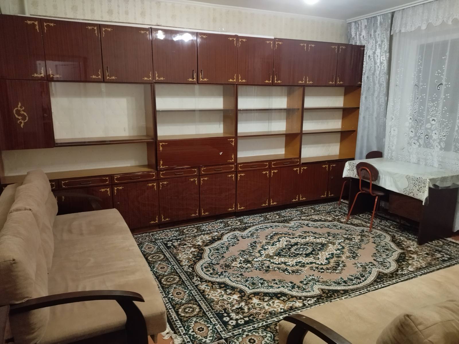 Оренда 1-кімнатної квартири 35 м², Генерала Бочарова вул., днепропетровская ул., 6/16