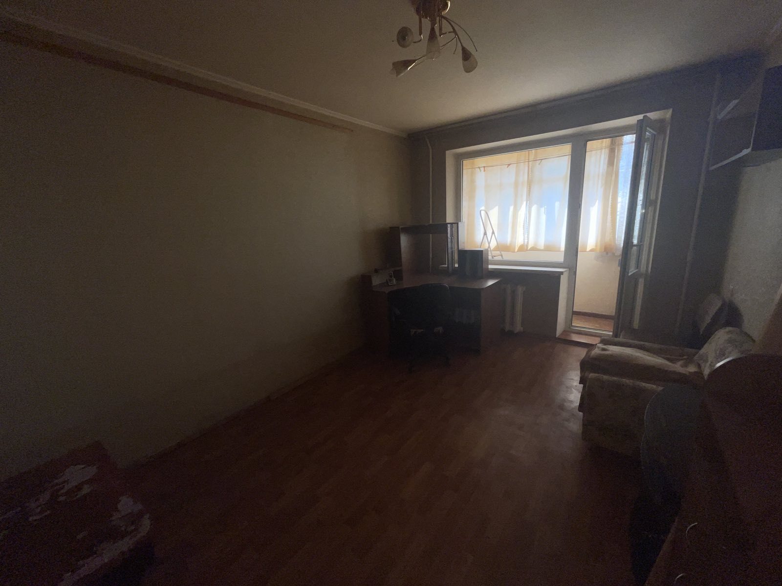 Продаж 4-кімнатної квартири 56 м², Метробудівська вул., 3