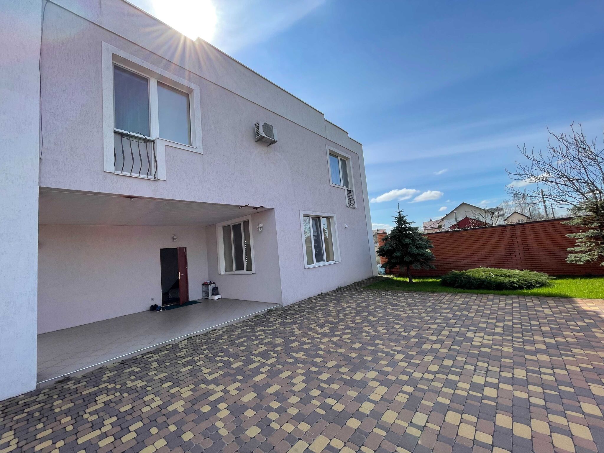 Оренда котеджу 180 м², Орхідейна вул.