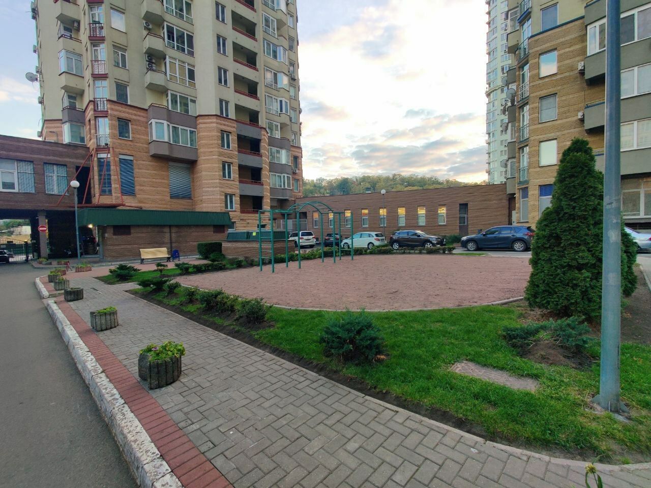 Продаж 2-кімнатної квартири 58 м², Кудряшова вул., 16