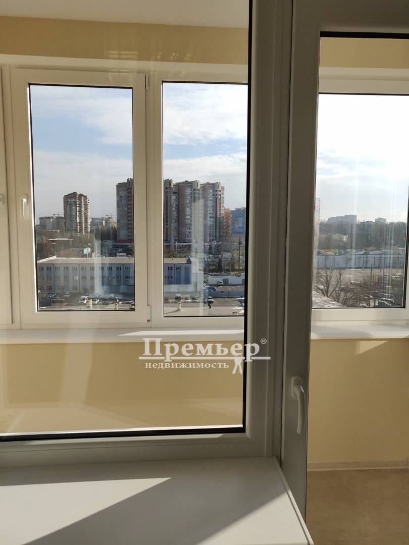 Продаж 1-кімнатної квартири 42 м², Варненська вул.
