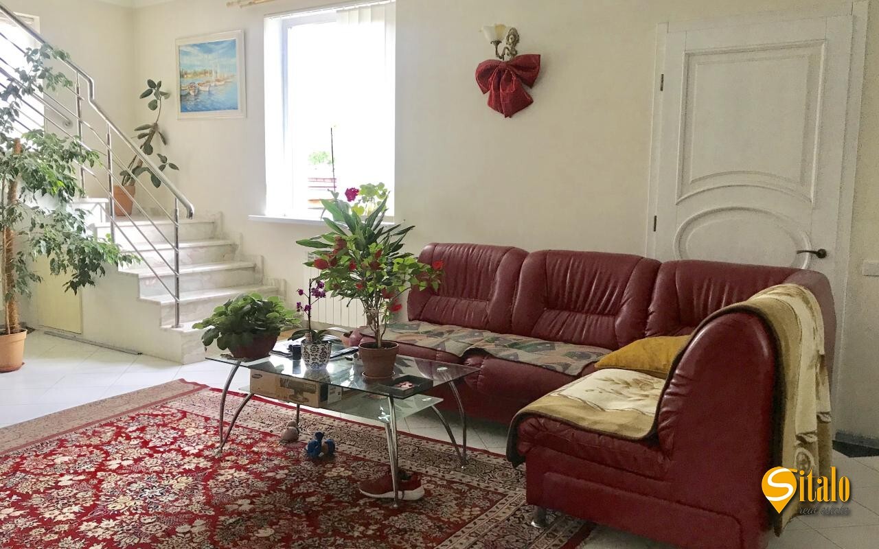 Продажа дома 480 м², 3-я Озерная ул.