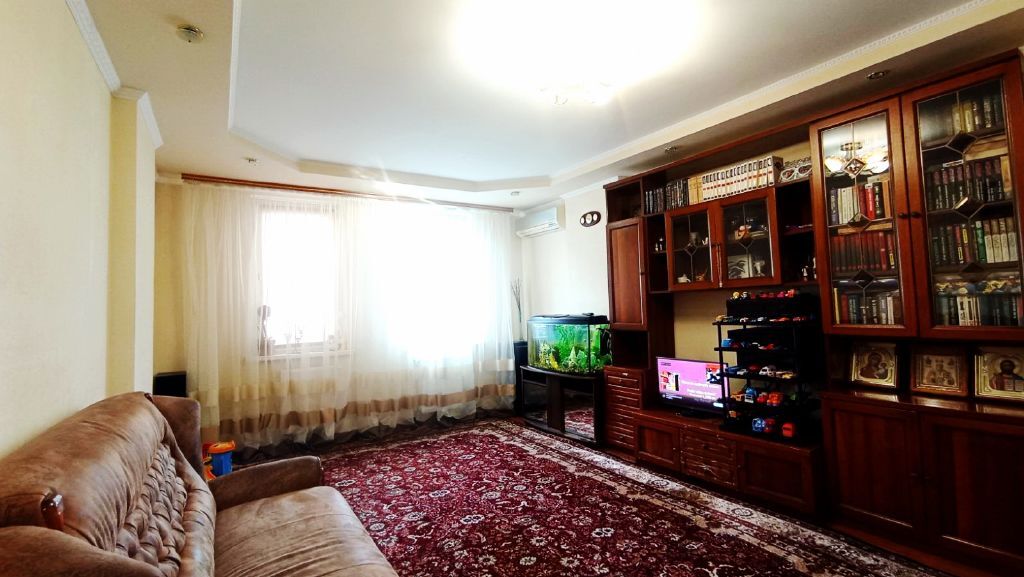 Продажа 3-комнатной квартиры 104 м², Академика Сахарова ул.