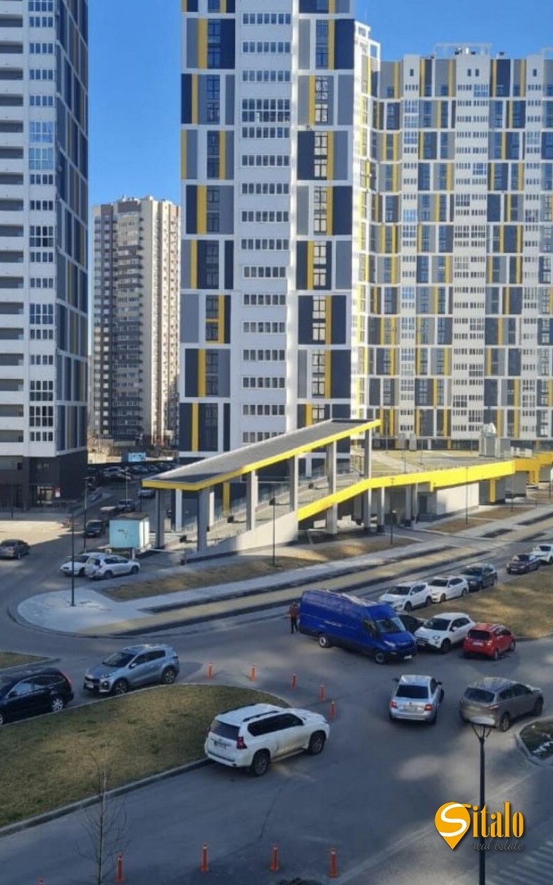 Продаж 3-кімнатної квартири 97 м², Євгена Маланюка вул.