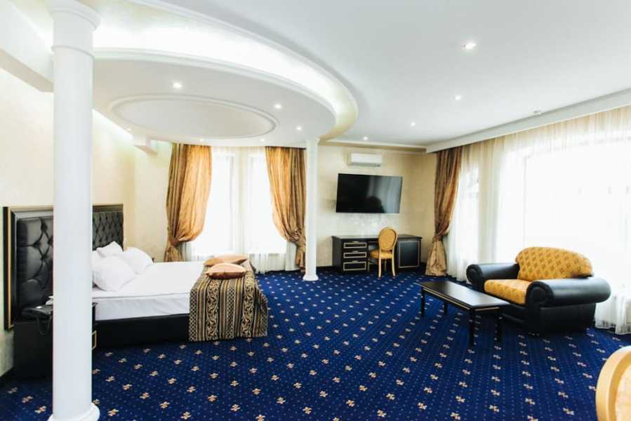 Аренда дома 800 м², Костанди ул., 47