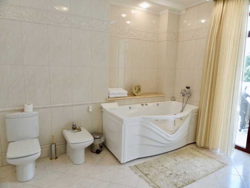 Аренда дома 800 м², Костанди ул., 47