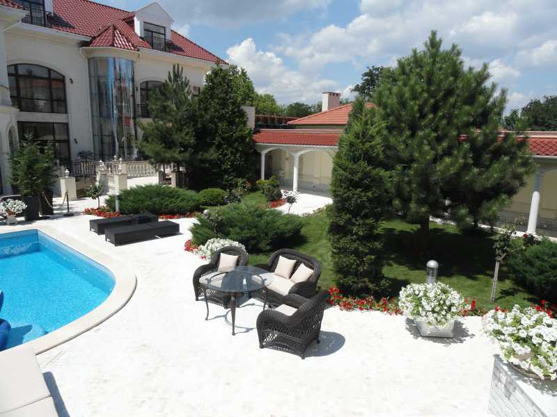 Аренда дома 800 м², Костанди ул., 47