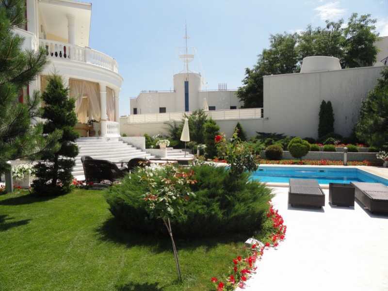 Аренда дома 800 м², Костанди ул., 47