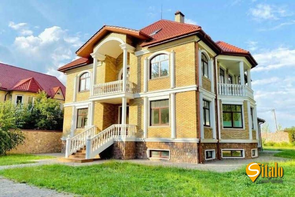 Продаж будинку 450 м²