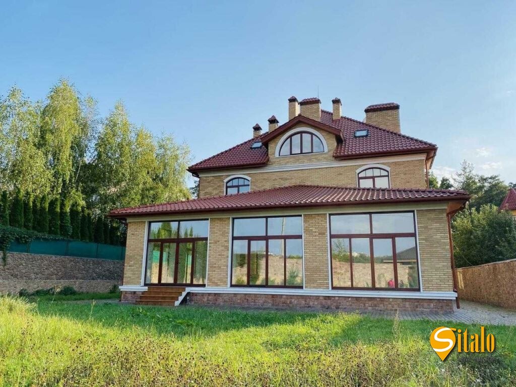 Продаж будинку 450 м²