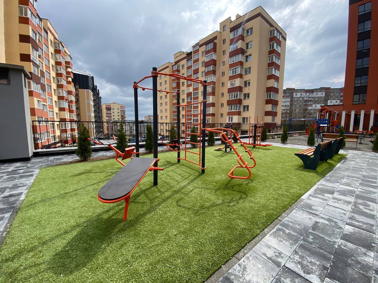 Продаж 2-кімнатної квартири 75 м², Панаса Мирного вул.