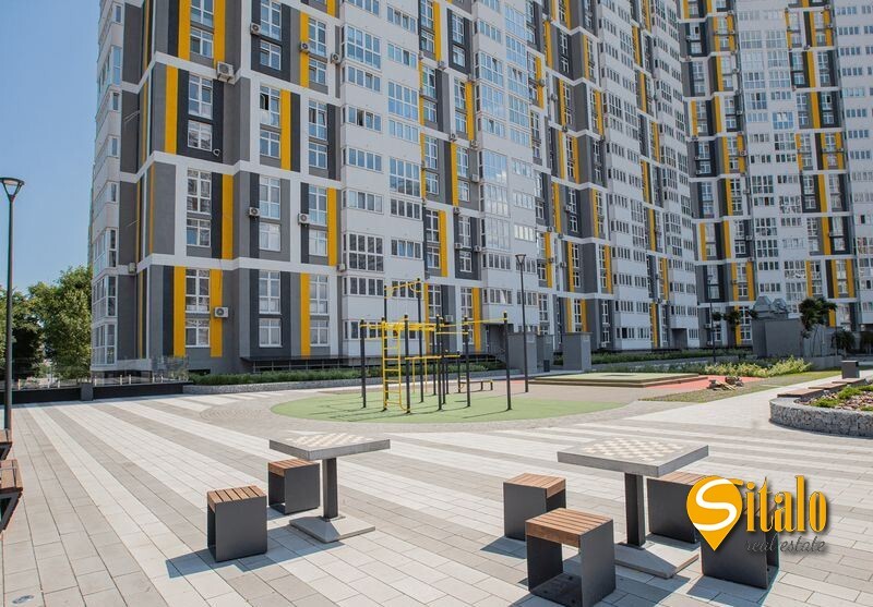 Продаж 3-кімнатної квартири 116 м², Євгена Маланюка вул.