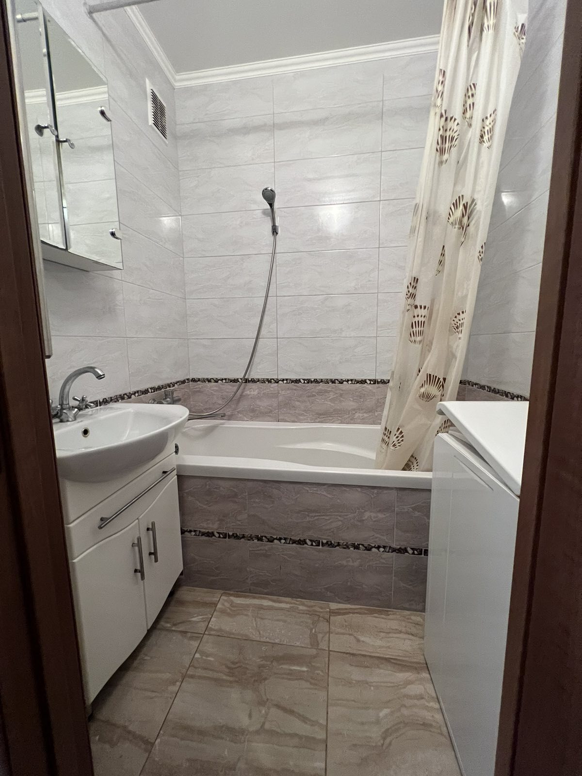 Оренда 1-кімнатної квартири 48 м², Симоненко вул., 113А