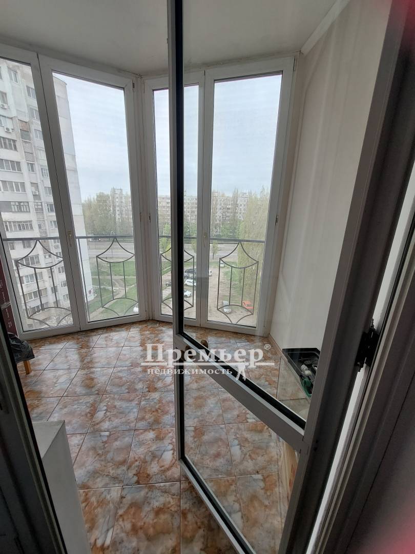 Продаж 4-кімнатної квартири 87 м², Добровольского просп.