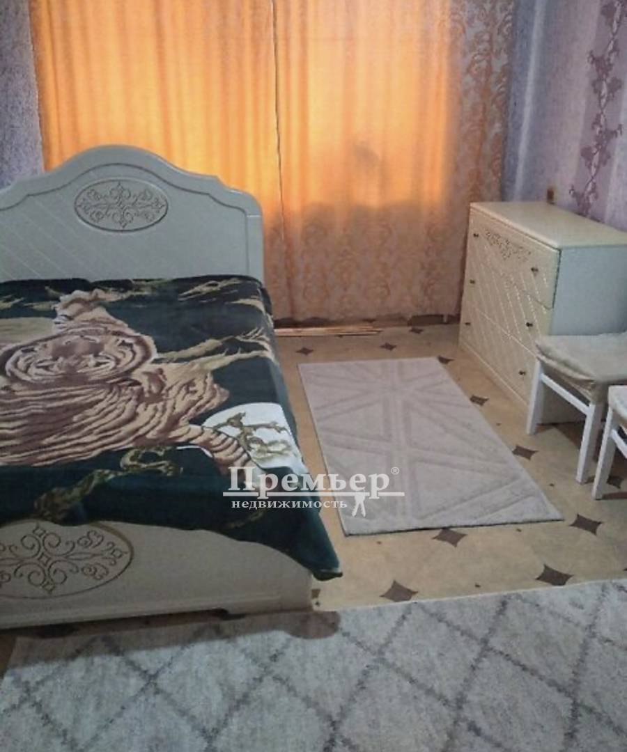 Продаж 3-кімнатної квартири 64 м², Красная вул.