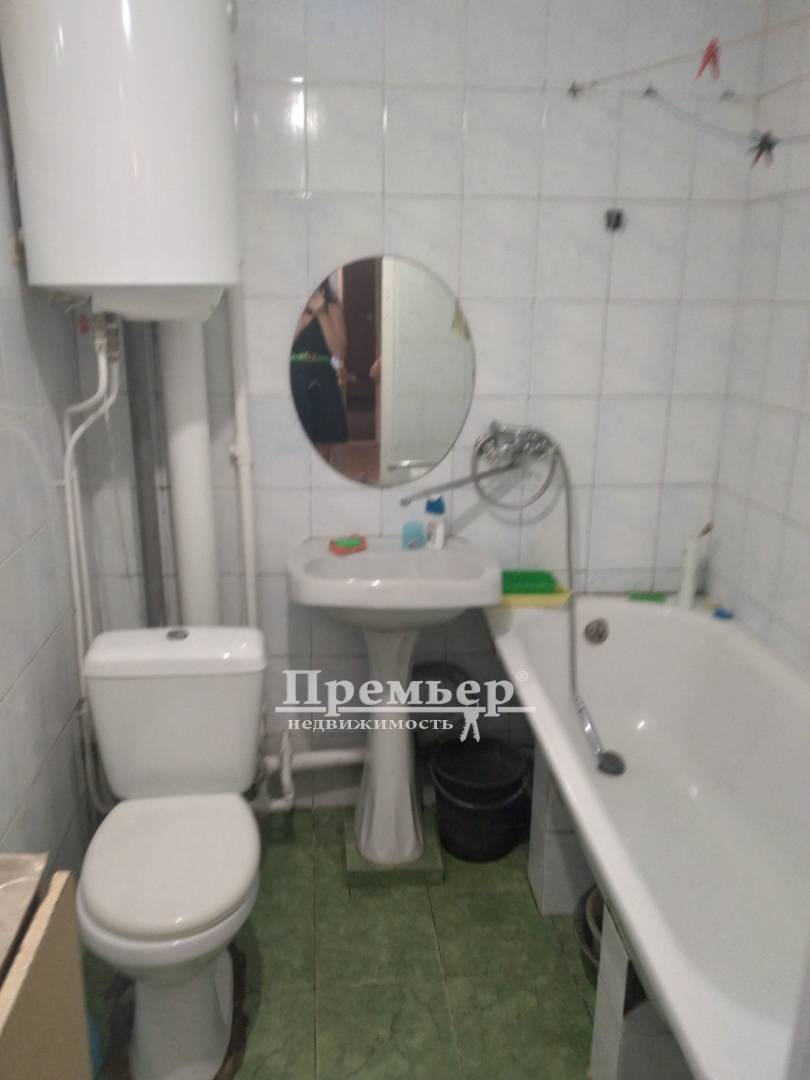 Продаж 3-кімнатної квартири 64 м², Красная вул.