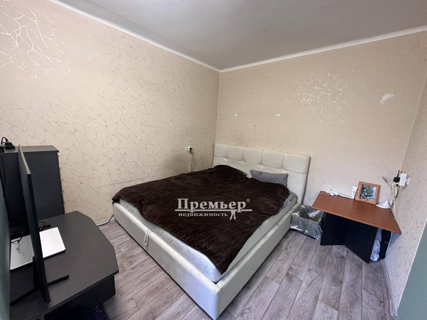 Продаж 1-кімнатної квартири 32 м², Космонавтов вул.