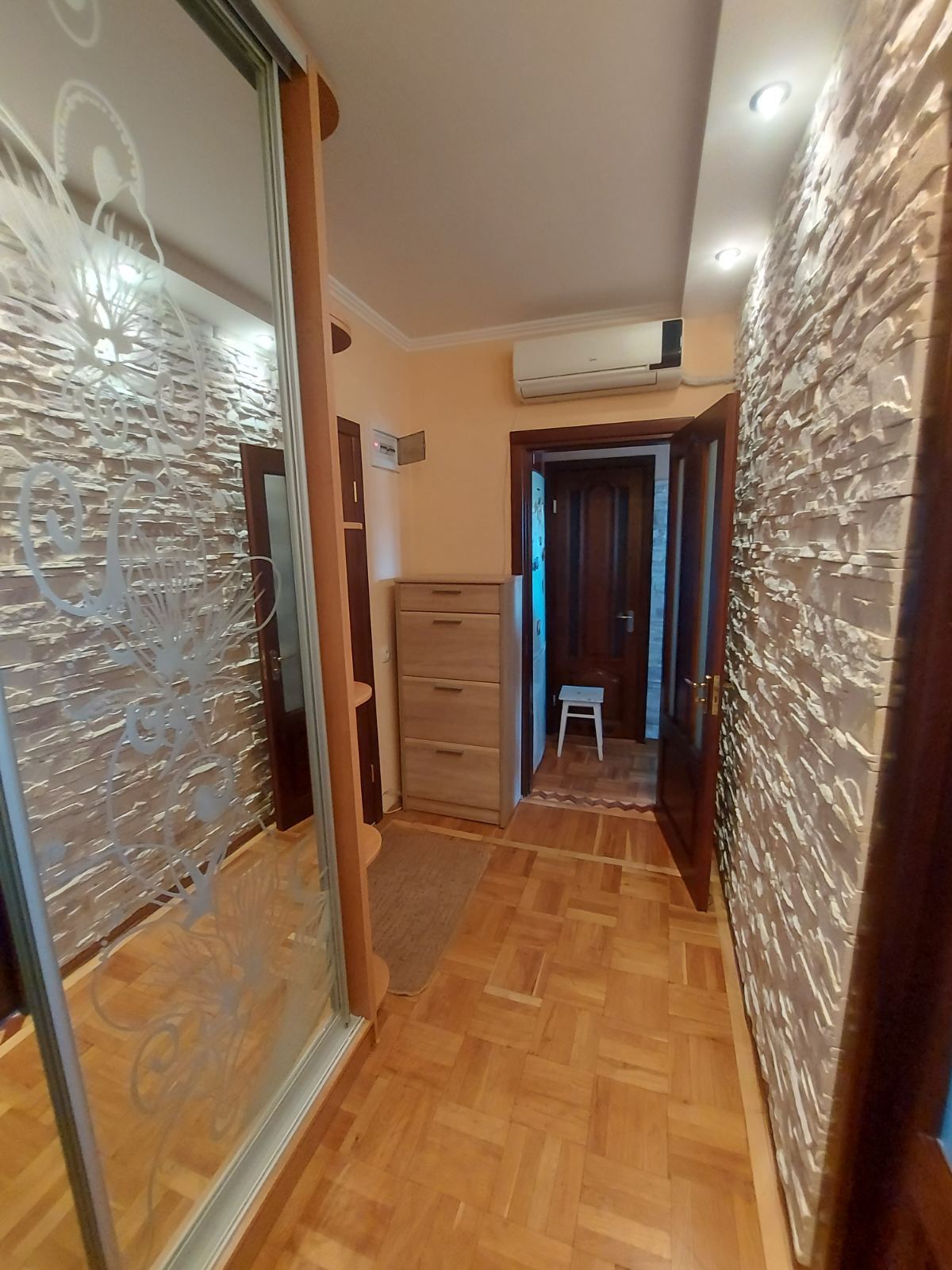 Оренда 2-кімнатної квартири 50 м², Академіка Глушко просп., 19