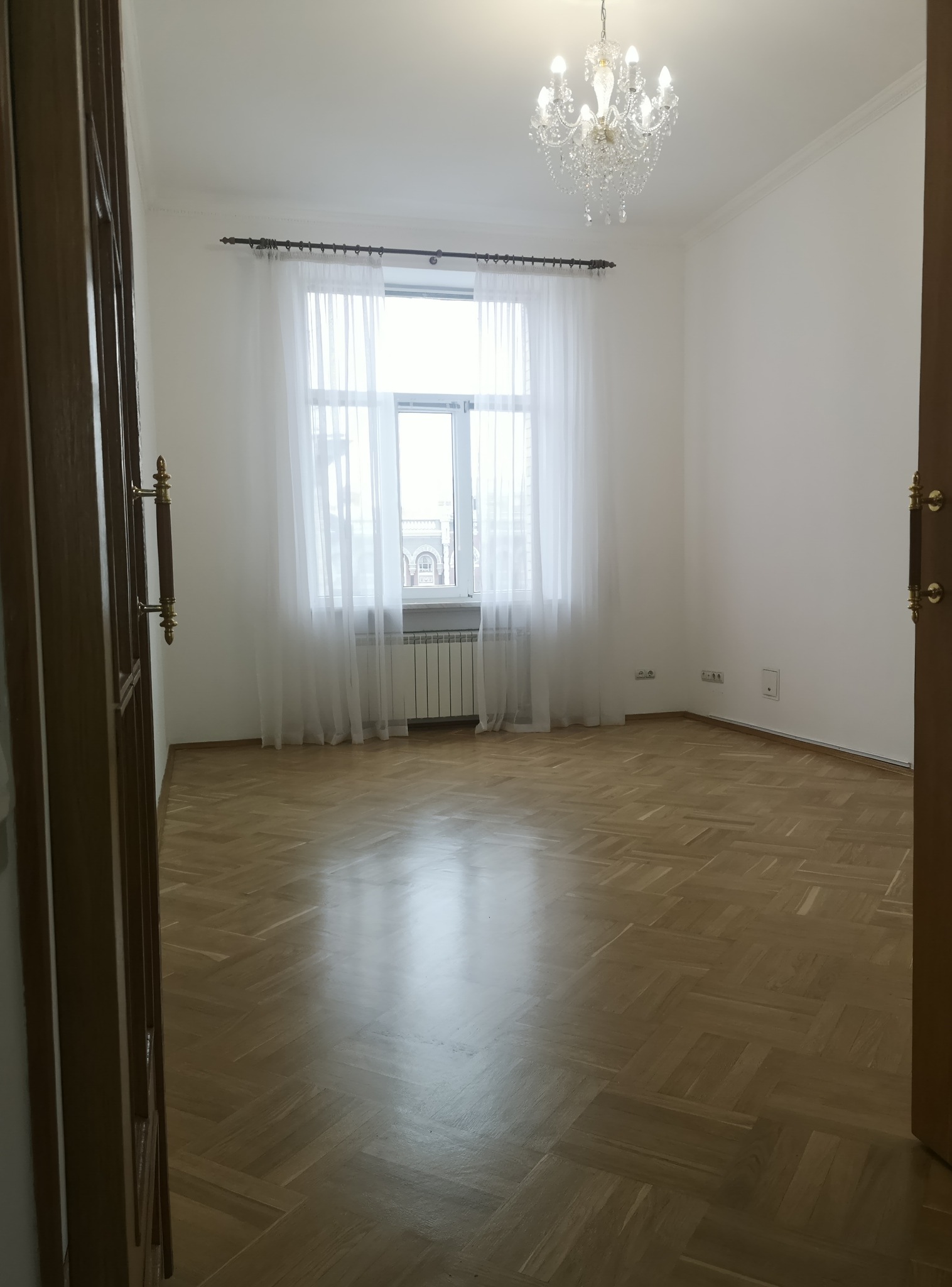 Аренда 2-комнатной квартиры 70 м², Банковая ул., 3