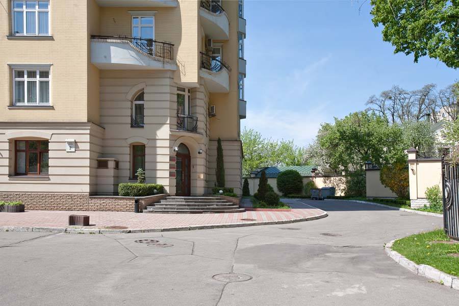 Аренда 3-комнатной квартиры 120 м², Лысенко ул., 2А