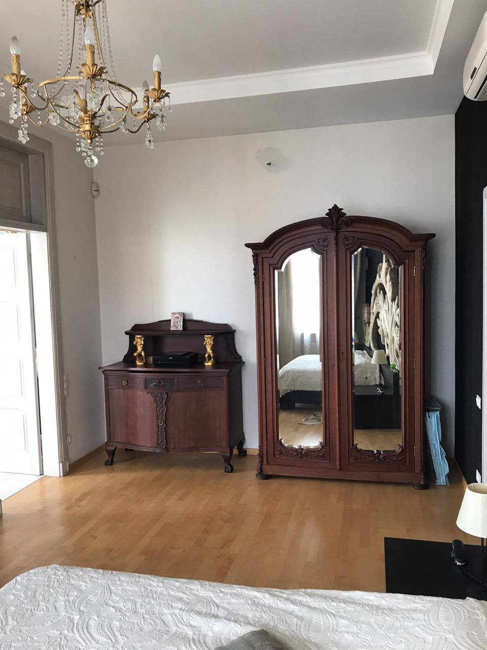 Продажа 2-уровневой квартиры 300 м², Дерибасовская ул., 12
