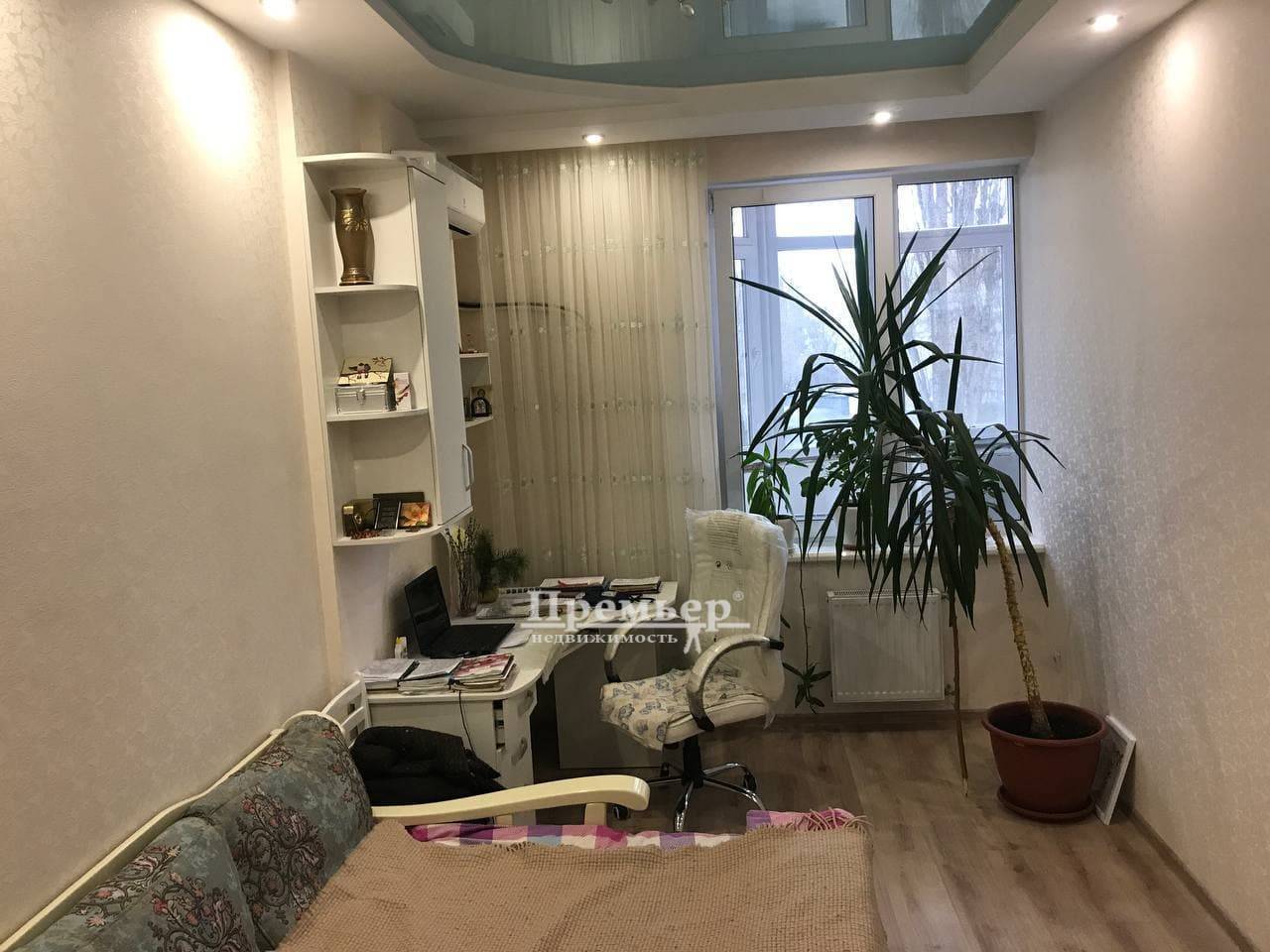 Продаж 1-кімнатної квартири 40 м², Малиновского Маршала вул.