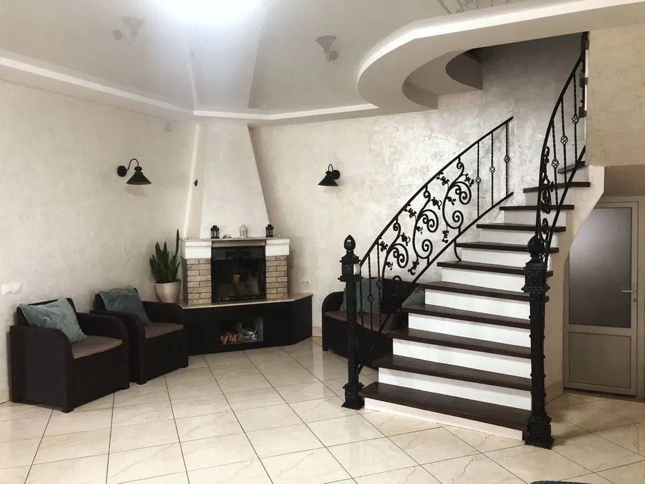 Коттедж посуточно 300 м²