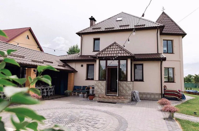 Коттедж посуточно 300 м²