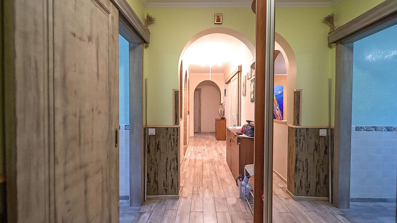 Продажа 4-комнатной квартиры 93 м², Петрова Генерала ул., 22А