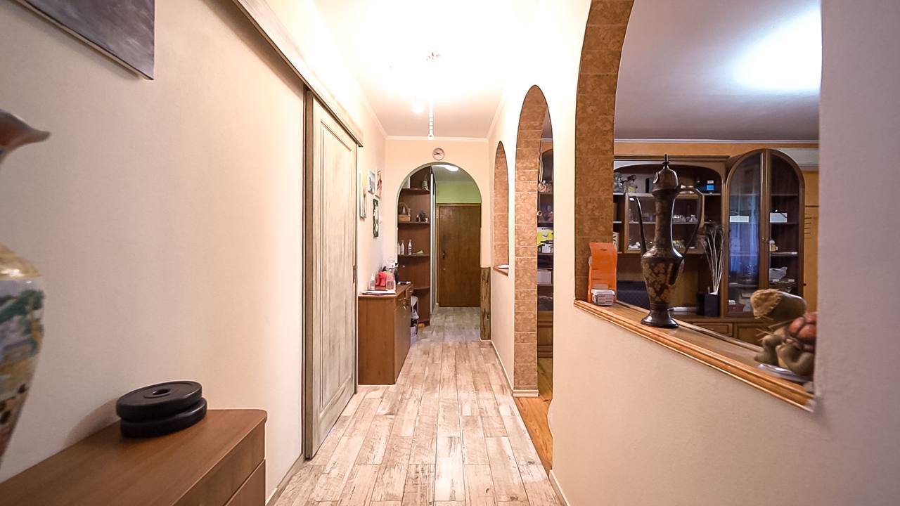 Продажа 4-комнатной квартиры 93 м², Петрова Генерала ул., 22А