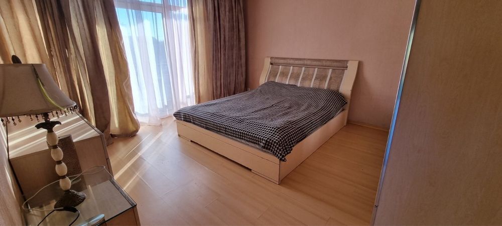 Оренда котеджу 200 м², Орхідейна вул.