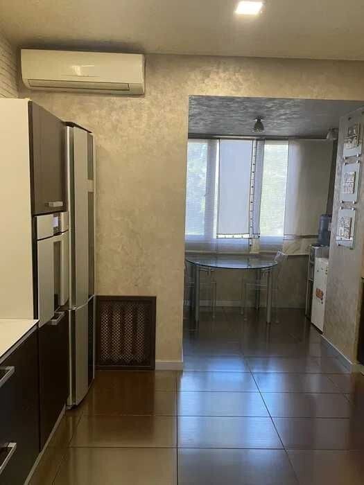 Оренда 3-кімнатної квартири 90 м², Успенська пл., 7