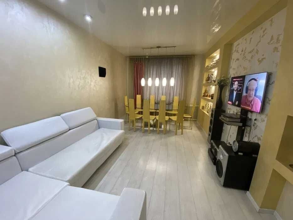 Оренда 3-кімнатної квартири 90 м², Успенська пл., 7