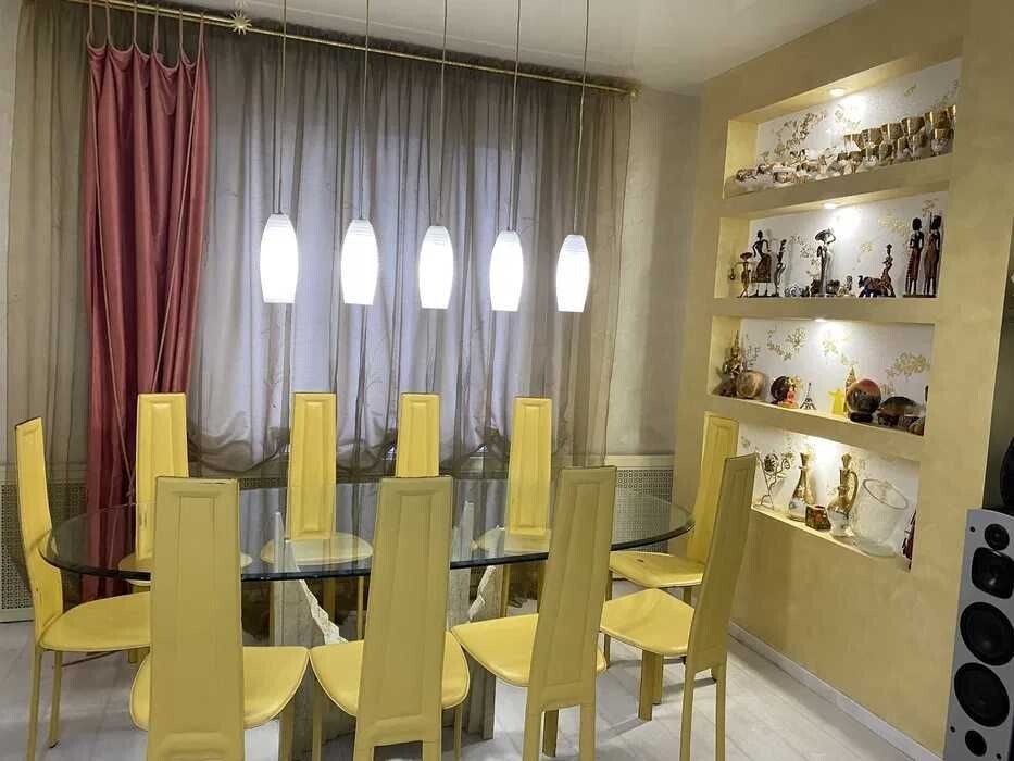 Оренда 3-кімнатної квартири 90 м², Успенська пл., 7