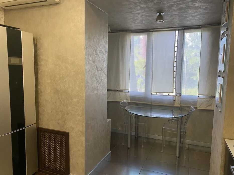 Аренда 3-комнатной квартиры 90 м², Успенская пл., 7