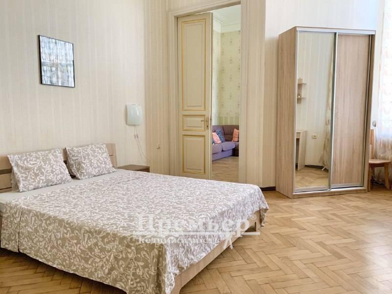 Продажа 3-комнатной квартиры 75 м², Екатерининская ул.